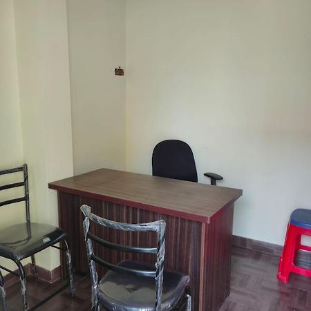 Sri Vari Residency Hostel Vellore Buitenkant foto