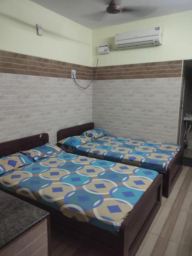 Sri Vari Residency Hostel Vellore Buitenkant foto