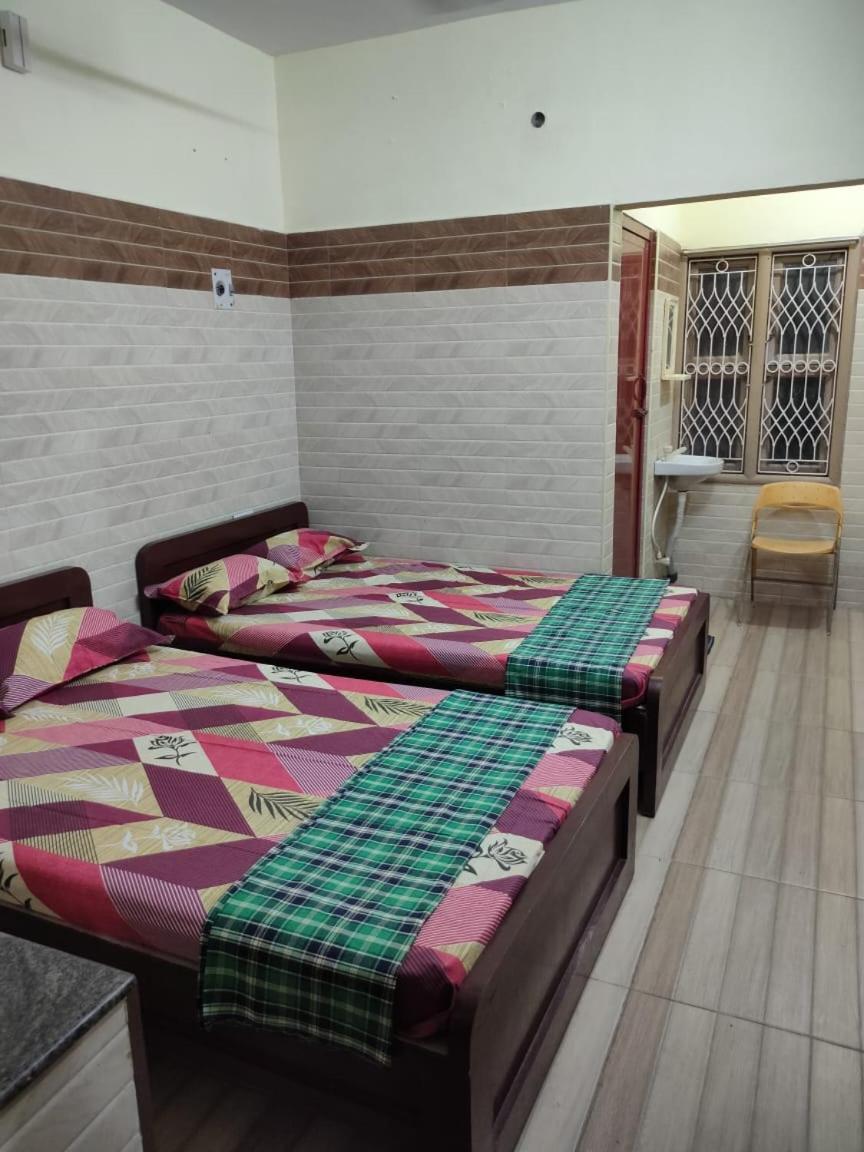 Sri Vari Residency Hostel Vellore Buitenkant foto