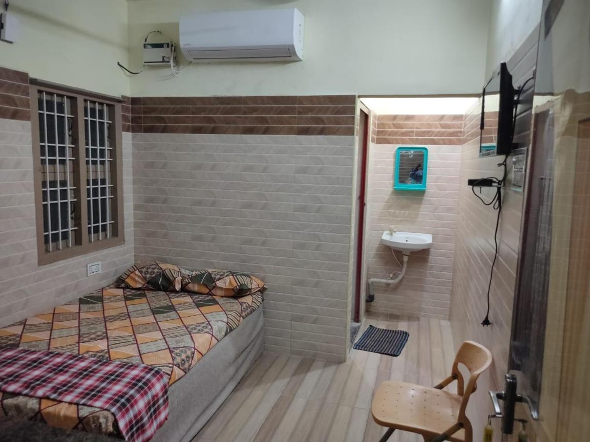 Sri Vari Residency Hostel Vellore Buitenkant foto