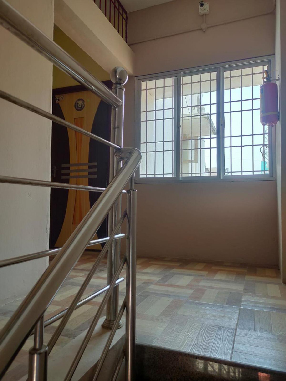 Sri Vari Residency Hostel Vellore Buitenkant foto