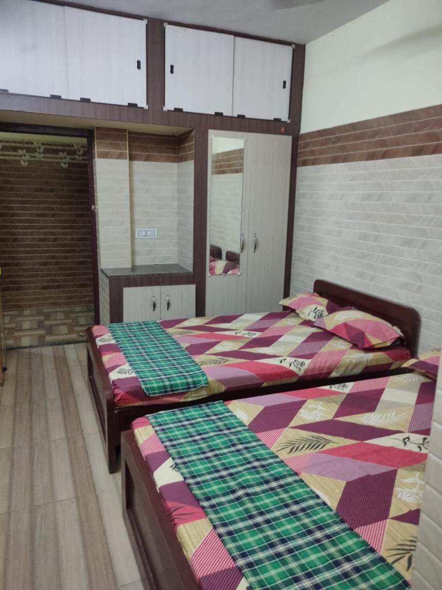 Sri Vari Residency Hostel Vellore Buitenkant foto