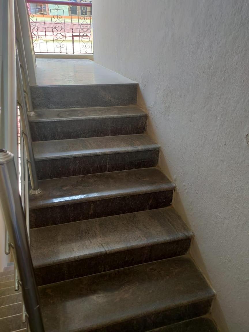 Sri Vari Residency Hostel Vellore Buitenkant foto